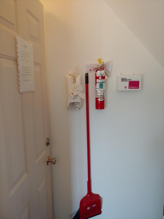 מונטריאול 3 Bedrooms 3 Beds Near Metro -2 Parking Free מראה חיצוני תמונה