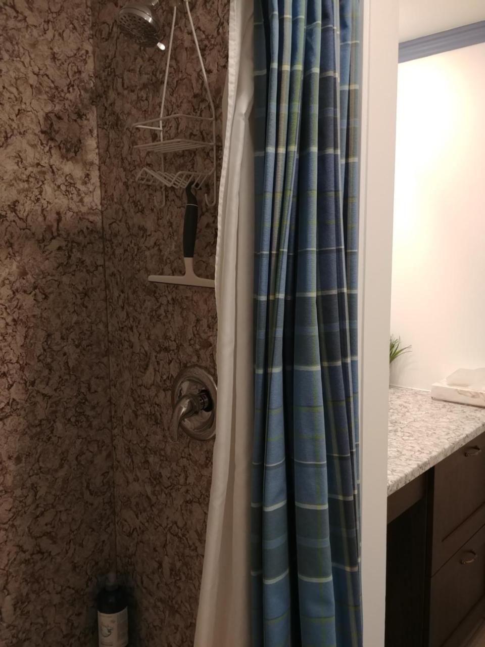 מונטריאול 3 Bedrooms 3 Beds Near Metro -2 Parking Free מראה חיצוני תמונה
