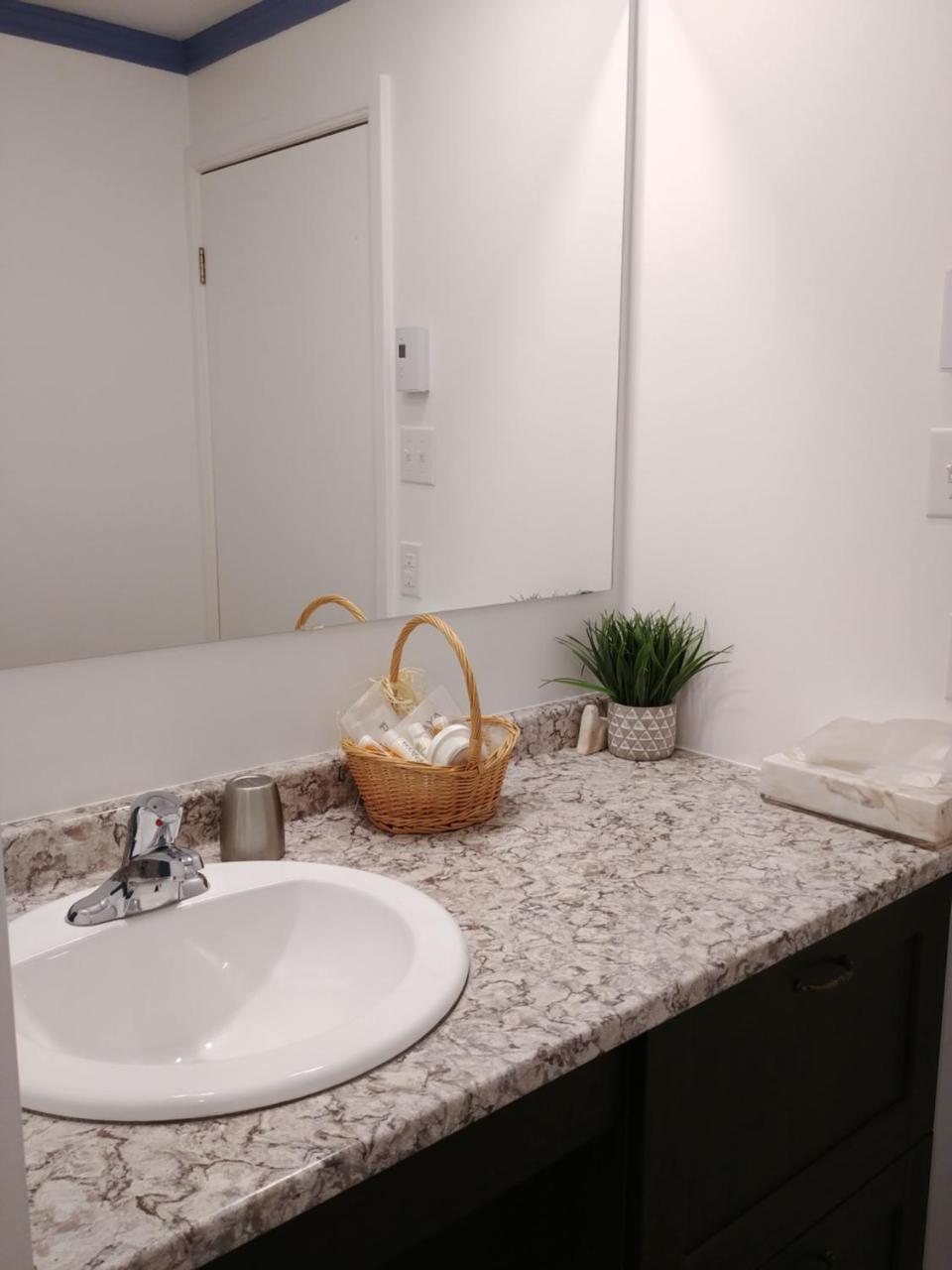 מונטריאול 3 Bedrooms 3 Beds Near Metro -2 Parking Free מראה חיצוני תמונה
